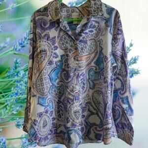 Chicos Medium (2) long sleeve button down no iron cotton blend paisley blouse